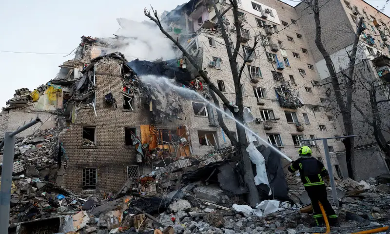A firefighter works at the site of an apartment building damaged during overnight Russian missile and drone strikes, amid Russia’s attack on Ukraine, in Kyiv, Ukraine. -- Reuters A firefighter works at the site of an apartment building damaged during overnight Russian missile and drone strikes, amid Russia’s attack on Ukraine, in Kyiv, Ukraine. -- Reuters