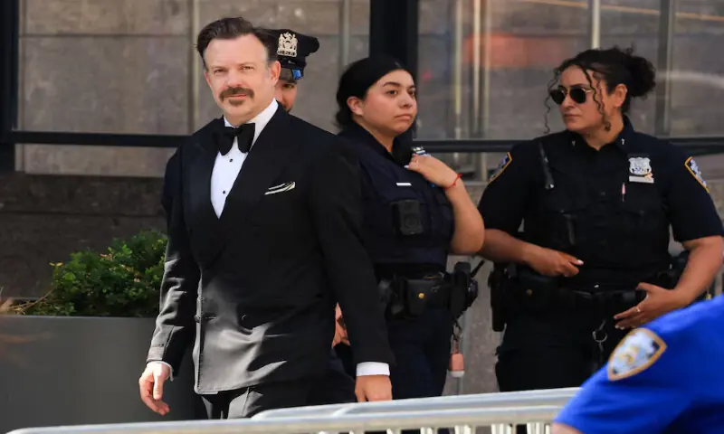 Jason Sudeikis walks past police officers as he arrives at Madison Square Garden in New York, US. -- Reuters Jason Sudeikis walks past police officers as he arrives at Madison Square Garden in New York, US. -- Reuters