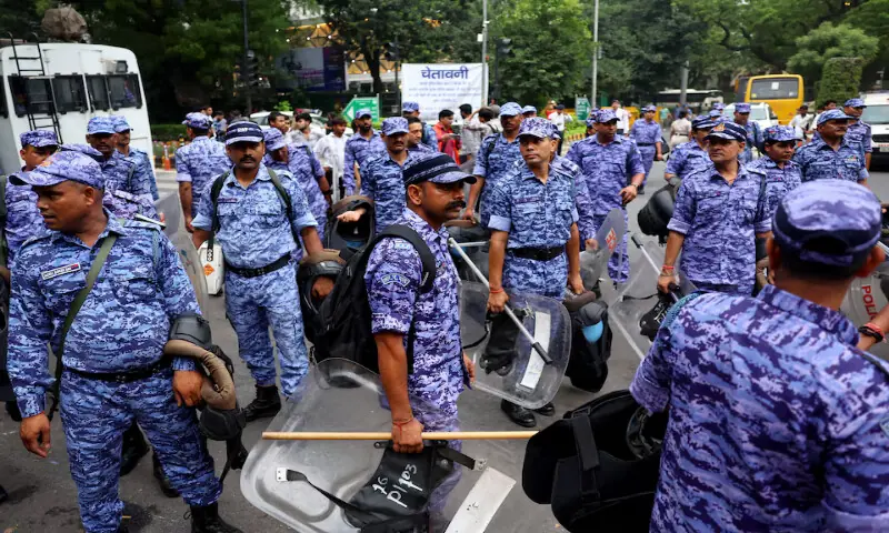 Members of Rapid Action Force arrive at a protest site near Jantar Mantar, New Delhi, India, on Monday. -- Reuters Members of Rapid Action Force arrive at a protest site near Jantar Mantar, New Delhi, India, on Monday. -- Reuters
