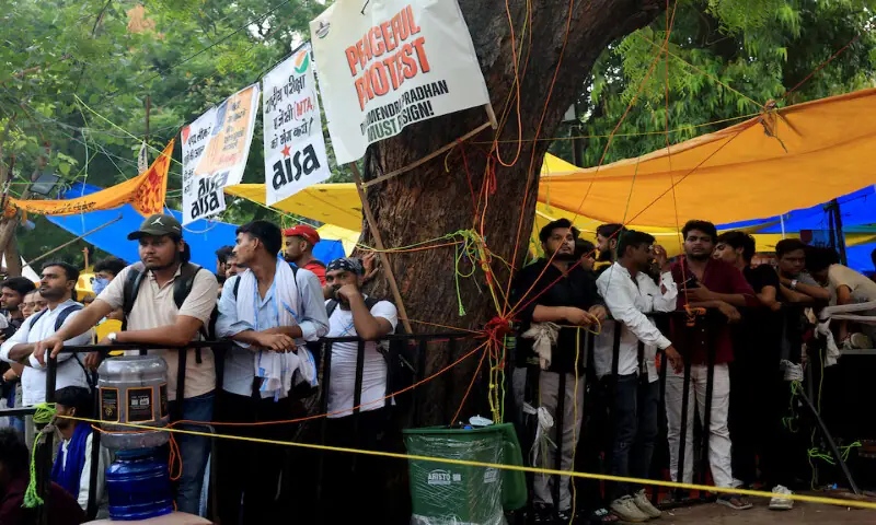 Supporters of the Cockroach Janta Party attend the protest at Jantar Mantar in New Delhi. -- Reuters