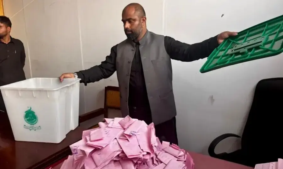 آزاد کشمیر انتخابات کا دوسرا مرحلہ: مسلم لیگ (ن) 5 اور پیپلز پارٹی ایک نشست پر کامیاب