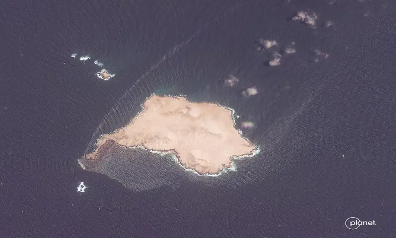 A satellite image shows an oil slick next to the Caroline Bezengi, a sanctioned vessel off the coast of the Dhofar Governorate, Oman, July 28, 2026. 2026 Planet Labs PBC/Handout via Reuters/ File