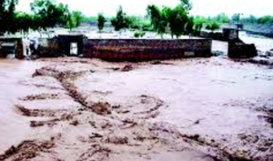 کراچی: ملیرندی کے سیلابی پانی سے درجنوں دیہات زیرآب