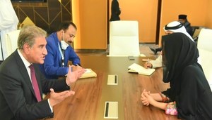 FM Qureshi meets UAE minister, discusses visa issue for Pakistanis