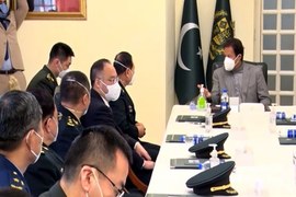 PM Imran meets Chinese Defense Minister, discusses bilateral ties