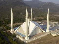 Authorities seals Shah Faisal Mosque's hall over violation of COVID-19 SOPs