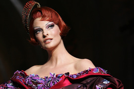 Linda Evangelista says fat freezing made her a recluse.
