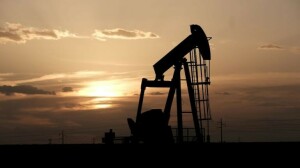 Oil prices tumble, weighed down by China lockdowns