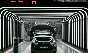 Tesla puts India entry plan on hold after deadlock on tariffs-sources