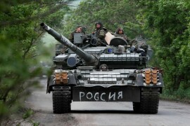 Russia launches all-out assault to encircle Ukraine troops in east