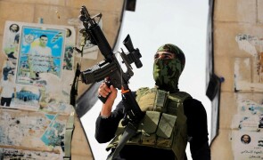 Israeli troops kill Palestinian in refugee camp