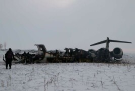 US military aircraft with 5 onboard crashes in California