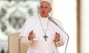 Pope raps Russian &lsquo;cruelty&rsquo; in Ukraine but says war perhaps provoked