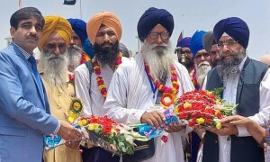 Sikh yatrees attend &lsquo;Akhand Bhog Sahib&rsquo; to mark martyrdom of Guru Arjun