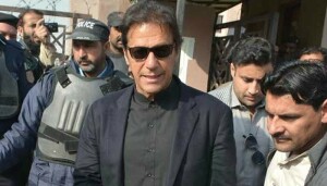 لانگ مارچ میں توڑ پھوڑ: عمران خان کی 15 مقدمات میں قبل از گرفتاری ضمانت منظور