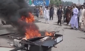 Korean electronic giant&rsquo;s Karachi outlet attacked over alleged blasphemy
