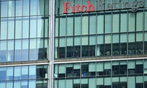 Fitch downgrades Pakistan&rsquo;s outlook to negative, sees &lsquo;considerable risks&rsquo; to IMF programme