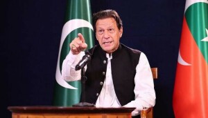 Imran gets bail in 10 cases related to &lsquo;Azadi March&rsquo; violence