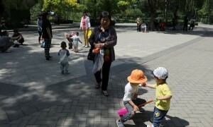 China to discourage abortions to boost low birth rate