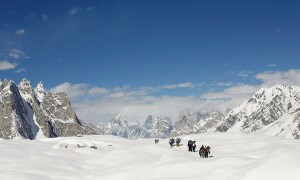 Nepali Sherpa sets climbing record on Pakistan mountain