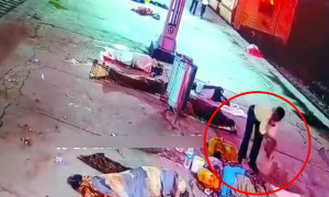 چور انتہائی مہارت سے &ldquo;ماں کی گود سے&rdquo; بچہ لے اُڑا، ویڈیو وائرل