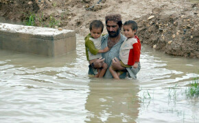 Khairpur flood victims without food for three days
