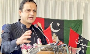 Karachi&rsquo;s Shaheed-e-Millat Expressway roads will be &lsquo;completed in one year&rsquo;