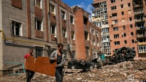 Russian shelling kills eight, injures 17 in eastern Ukraine