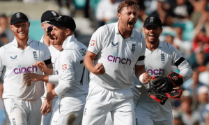 England cricketers arrive for first Pakistan tour since 2005