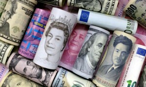 Dollar steadies ahead of Fed, yuan breaks key level