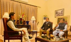 Interim governments don&rsquo;t appoint army chiefs: Imran Khan