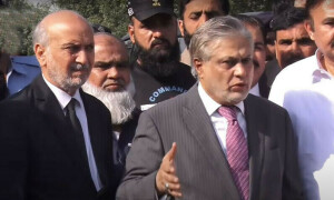 Dar warns Moody&rsquo;s of &lsquo;befitting reply&rsquo; if downgrade ratings not reversed