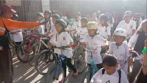Lyari teen pedals to victory in cycle race in Karachi