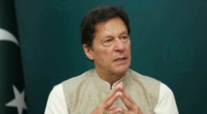 ECP moves SC against suspension of show-cause notice to Imran Khan