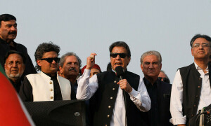 Day 2 of long march: Imran Khan again highlights Azam Swati&rsquo;s torture