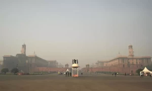 &lsquo;Hazardous&rsquo; smog chokes India&rsquo;s capital