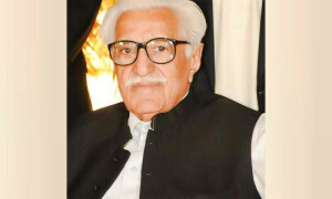 Former caretaker premier Mir Balakh Sher Mazari passes away