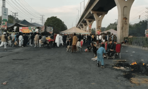 کسی کا حق نہیں کہے موٹروے پردھرنا دے گا اوروہاں کھڑا ہوجائے، عدالت