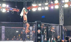 Watch: Pakistan MMA fighter Uloomi Karim KOs India&rsquo;s Dhruv Chaudhary