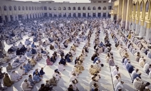 Funeral prayers offered for Mufti Rafi Usmani, hundreds attend