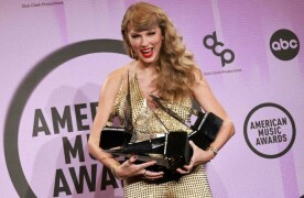 Taylor Swift wins top trophy at American Music Awards 2022
