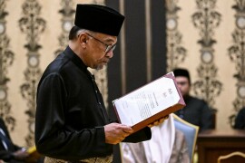 Malaysia&rsquo;s Anwar becomes prime minister, ending decades-long wait