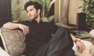 عدالت نے فیروز خان سے آمدنی سے متعلق جواب طلب کرلیا