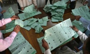 ECP to use ballot papers with &lsquo;special features&rsquo; in general election