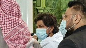 شاہ رخ خان نے عمرہ کی سعادت حاصل کر لی