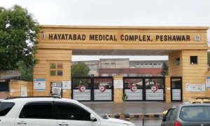 پشاور: حیات آباد میڈیکل کمپلیکس کی اوپی ڈی پرچی کی قیمت میں 100 فیصد اضافہ