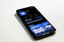 iPhone Twitter users to pay $11 for Blue pricing