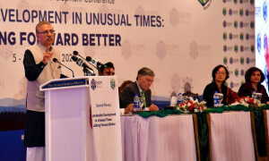 Alvi playing role of mediator between PTI, PDM