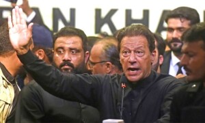 اسمبلیوں کی تحلیل: پی ٹی آئی رہنماؤں کا عمران خان کو اہم مشورہ