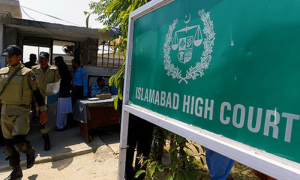 نیب کو وزیراعظم کے داماد کی گرفتاری سے روک دیا گیا
